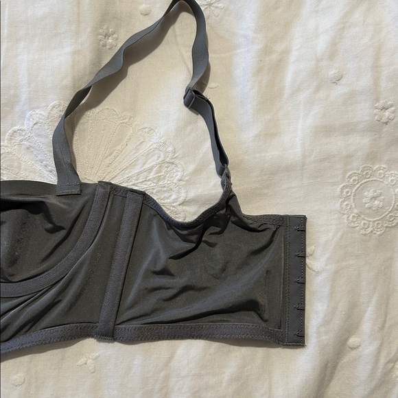 Skims Logo Shine Corset Bra - Picture 4 of 6